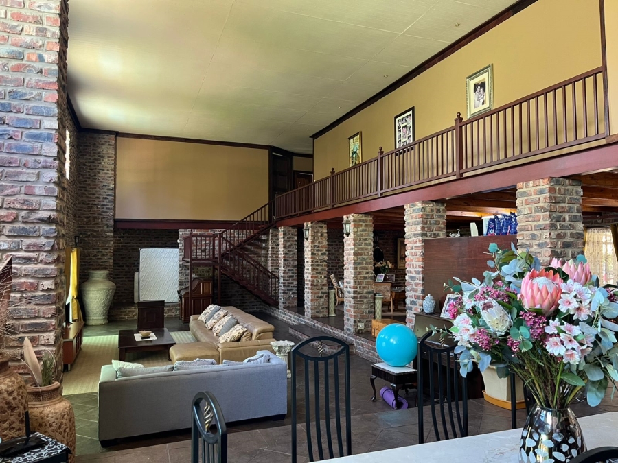 6 Bedroom Property for Sale in Bainsvlei Free State